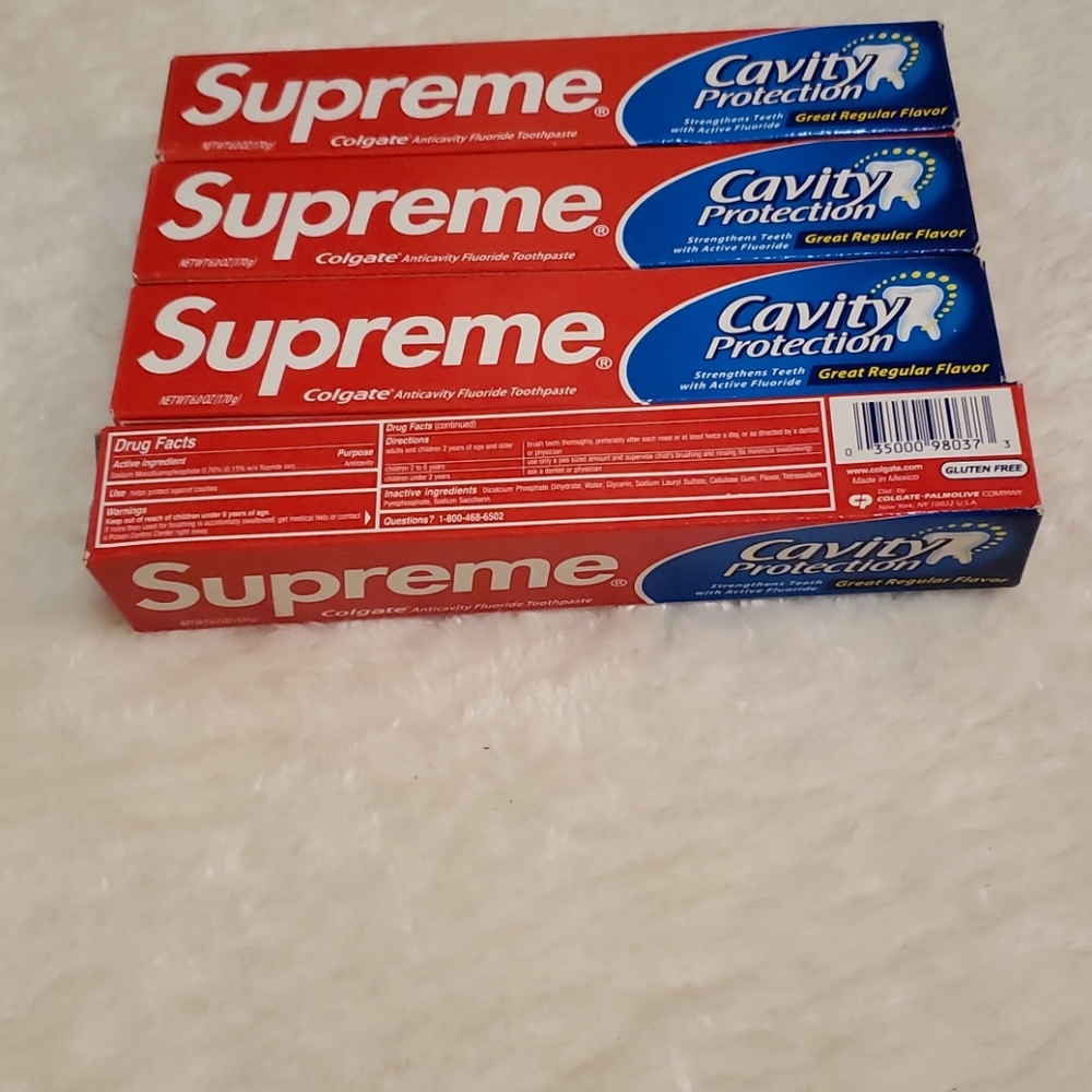 Supreme x Colgate 4 pack Supreme Toothpaste - Picture 4 of 5